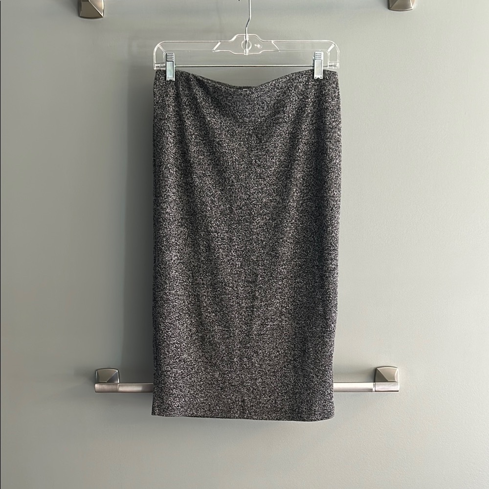 EUC Old Navy Gray Knit Pencil Skirt Size M